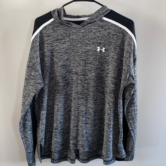 Under Armour Tops - Under Armour light weight hoodie